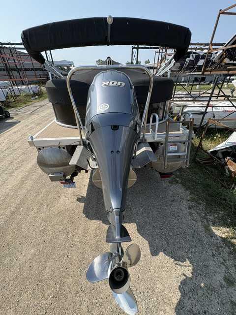 Used 2019 BENNINGTON SX22