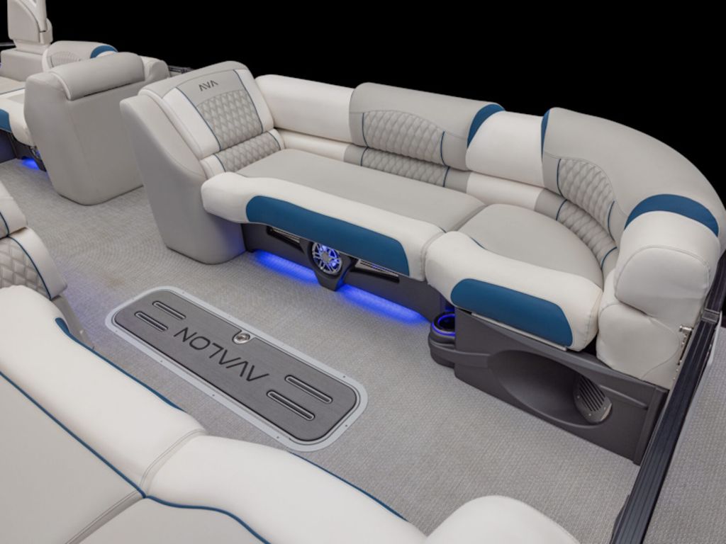 2026 Avalon Excalibur LTD Flex Lounge 25 FT