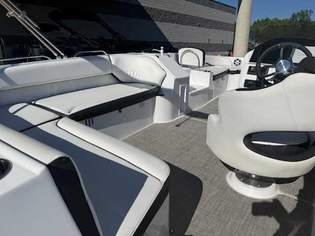 Used 2025 Stingray 212SC