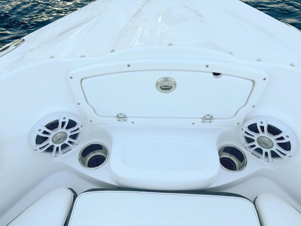 2027 Stingray 23 OSX Base