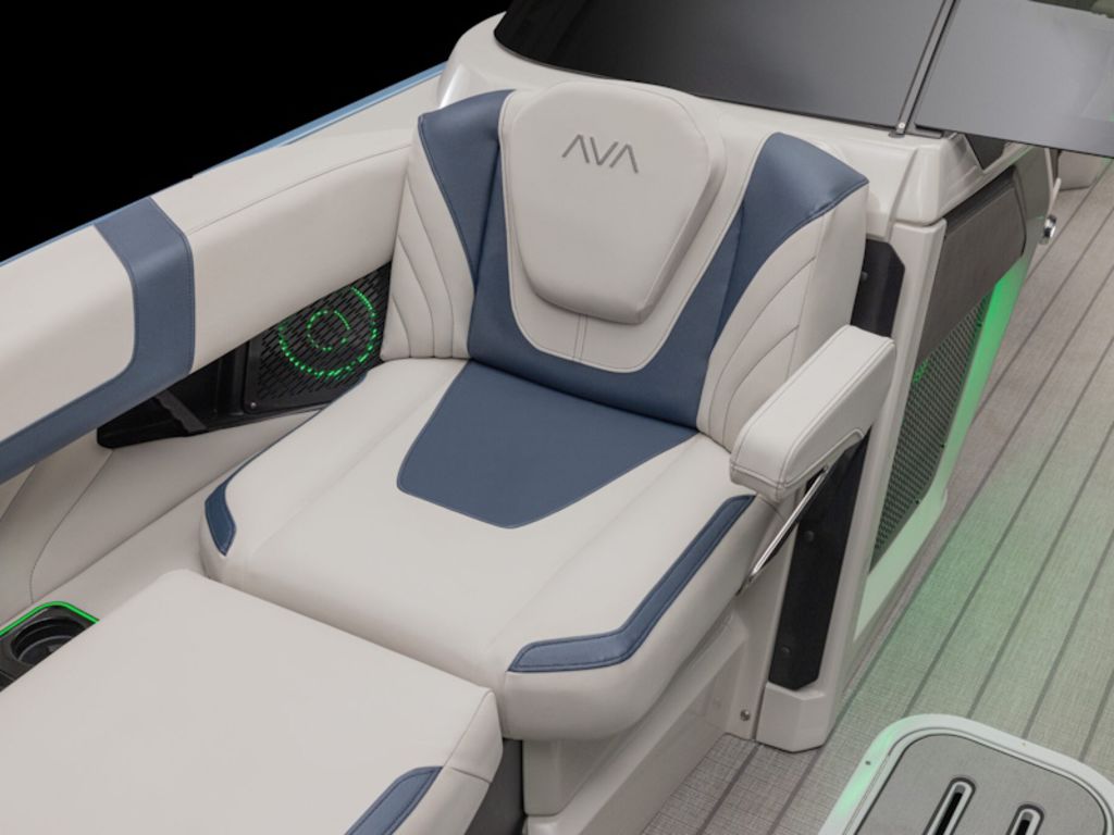 2026 Avalon Excalibur Quad Lounge Shift Windshield 25 FT