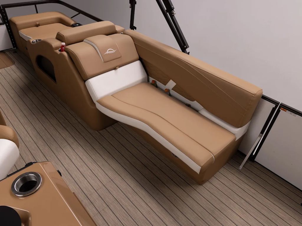 2027 SunCatcher Fusion 324SS Base