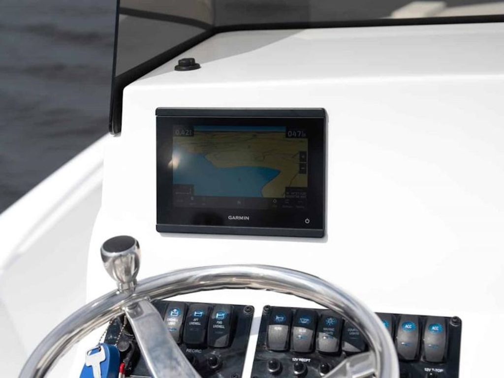 2027 Stingray 17CC Base