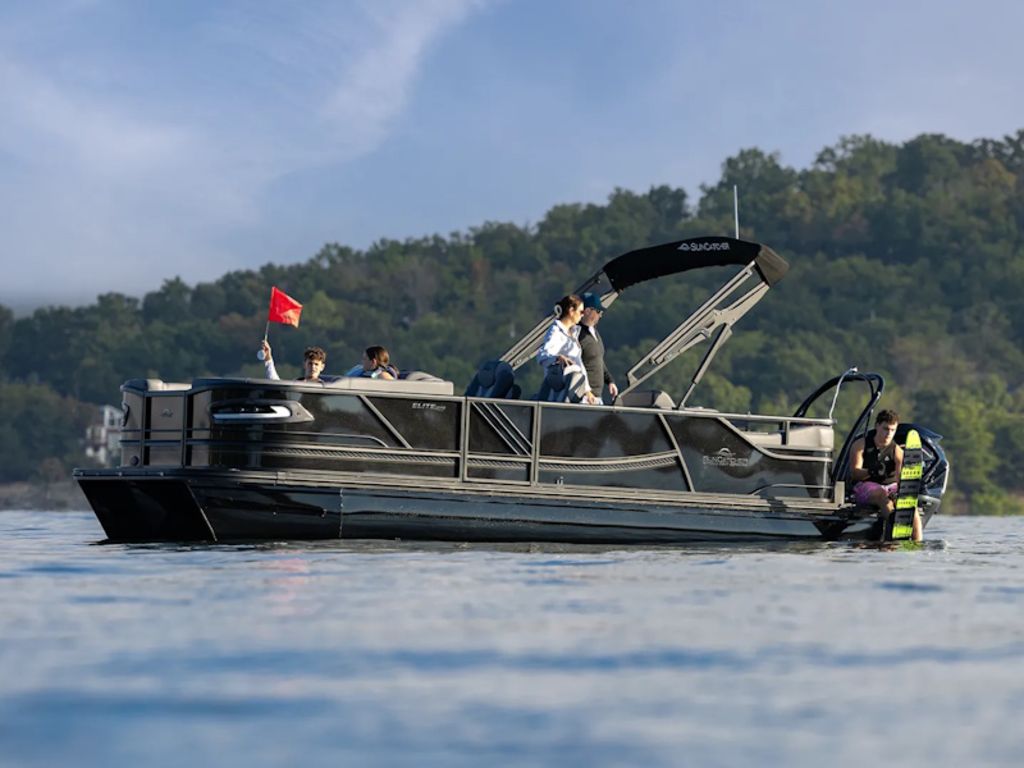 2027 SunCatcher Elite 324SS Base