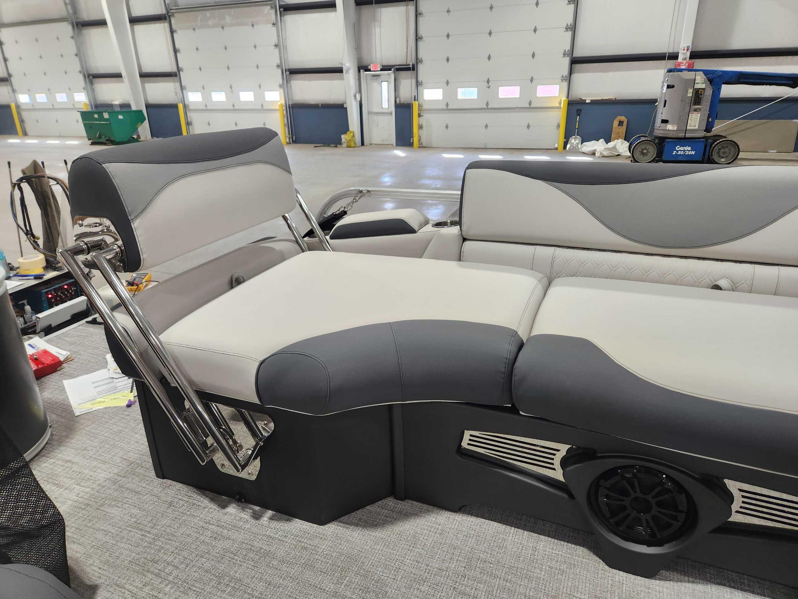 2026 Avalon 2385 25 LSZ QLS