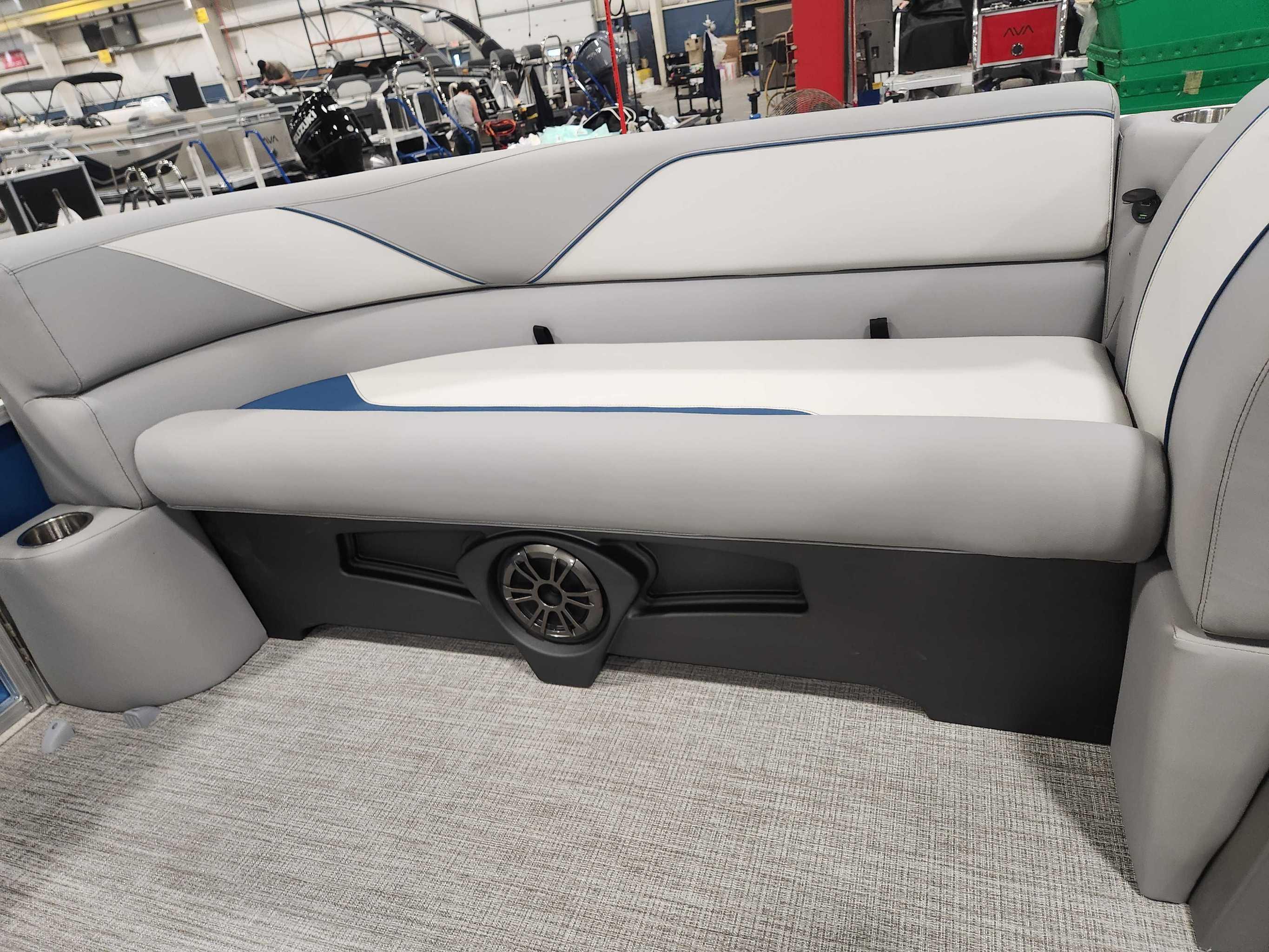2026 Avalon 2385 25 Venture 85 QL