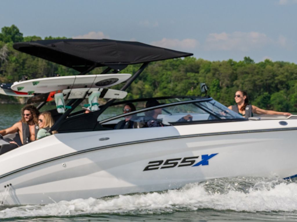 2026 Yamaha Marine 255XE Base