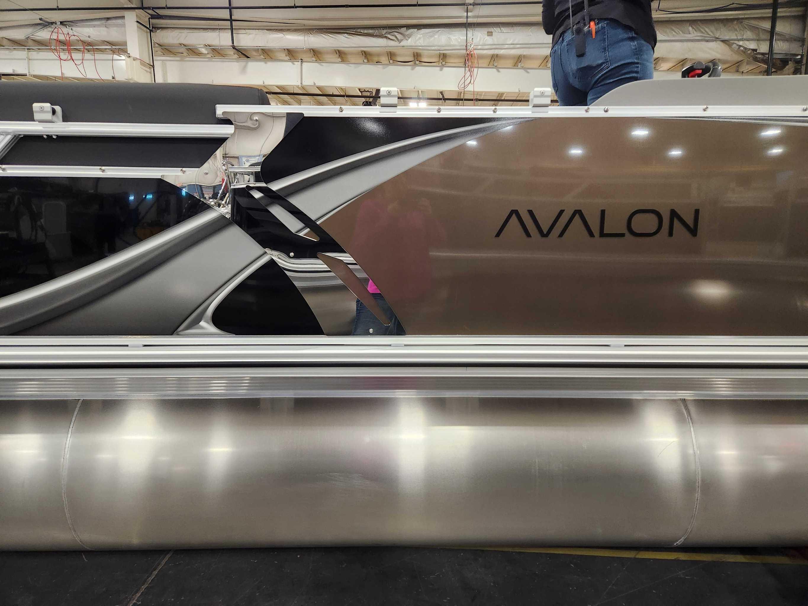 2026 Avalon 2385 25 LSZ QLS