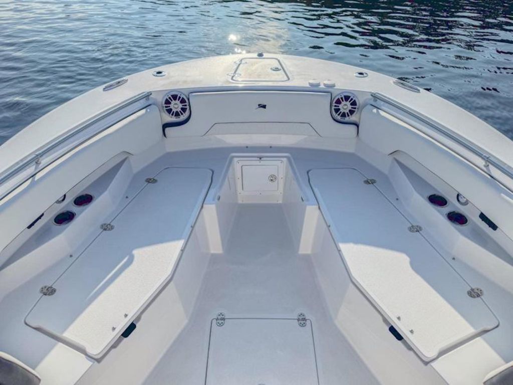 2027 Stingray 26CC Base