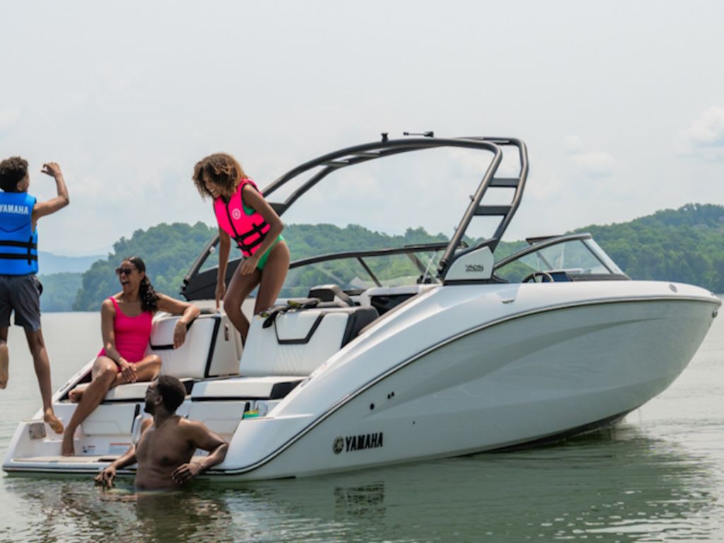 2026 Yamaha Marine 252S Base