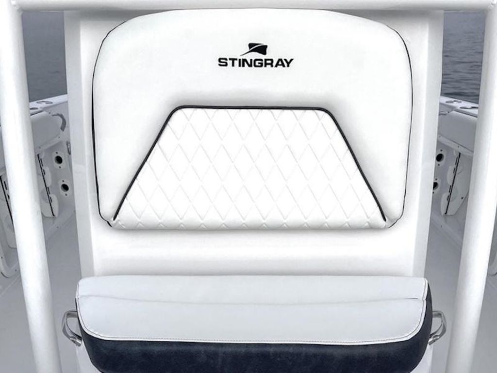 2027 Stingray 24HY (CC) Base