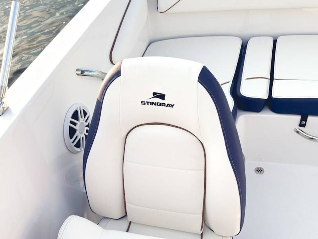 2027 Stingray 17DC Base