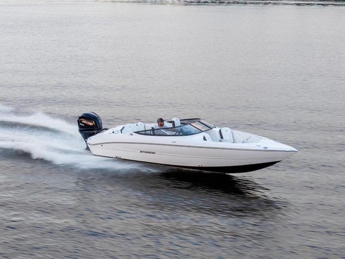 2027 Stingray 23 OSX Base