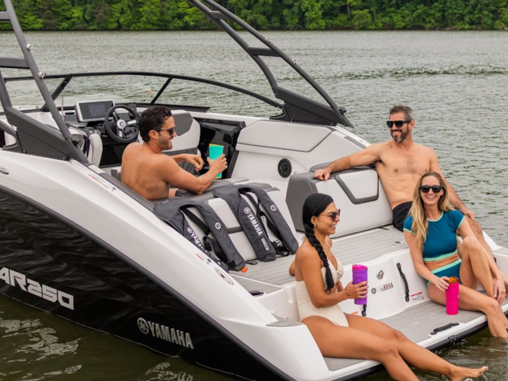 2026 Yamaha Marine AR250 Base