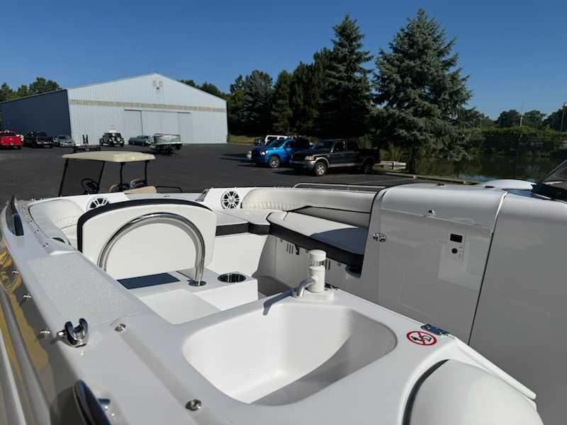 Used 2025 Stingray 212SC