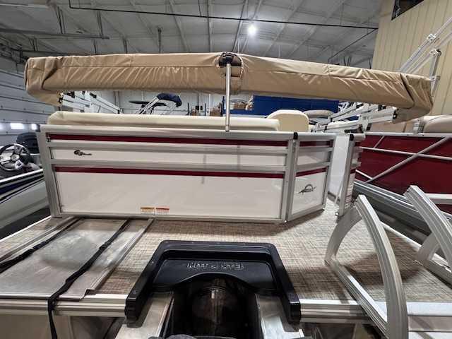 2025 Suncatcher Select 16C
