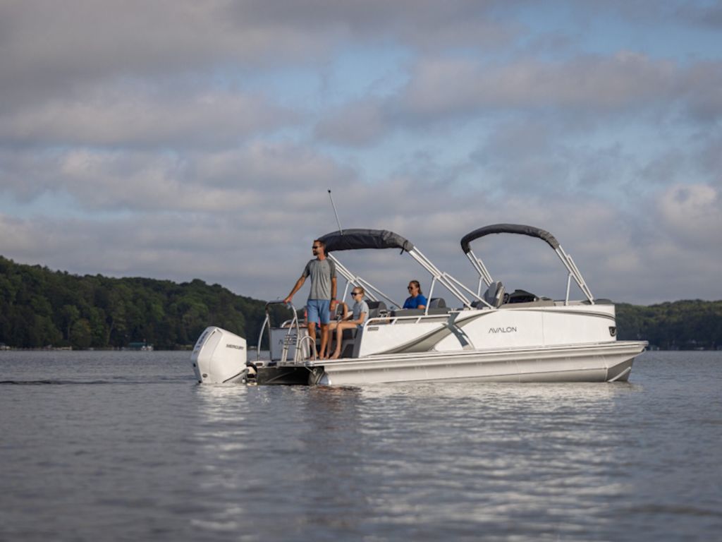 2026 Avalon LSZ Quad Lounger Shift 25 FT