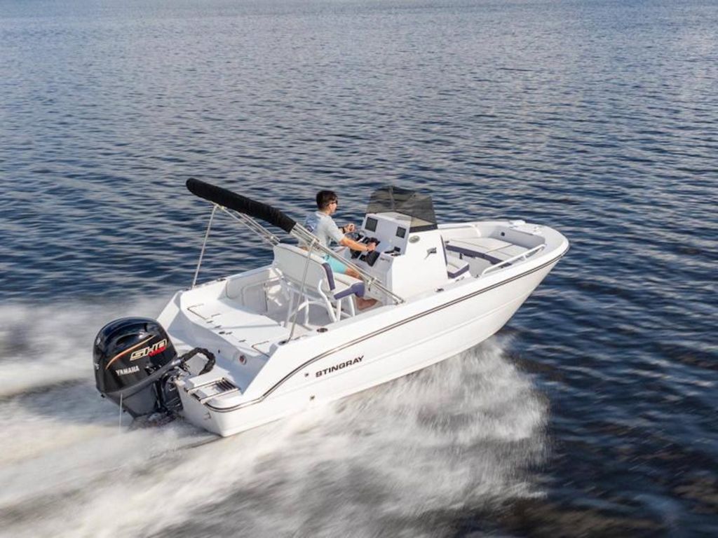 2027 Stingray 17CC Base