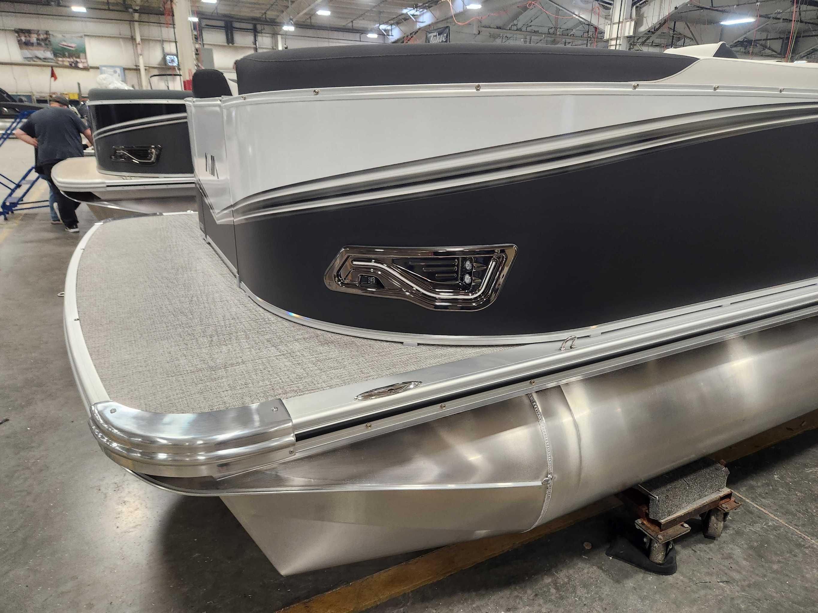 2026 Avalon 2385 25 LSZ VRB