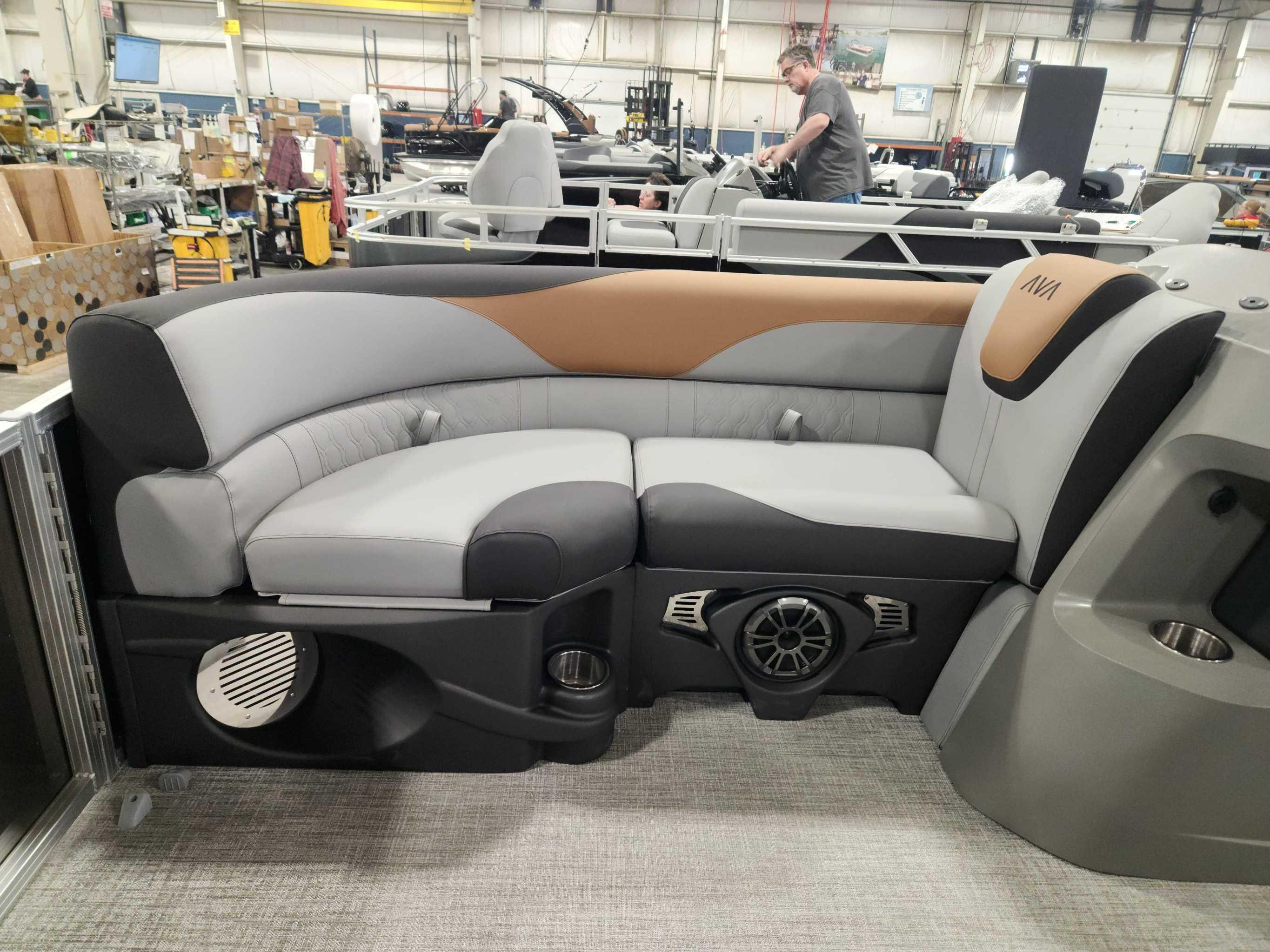 2026 Avalon 2385 25 LSZ QLS