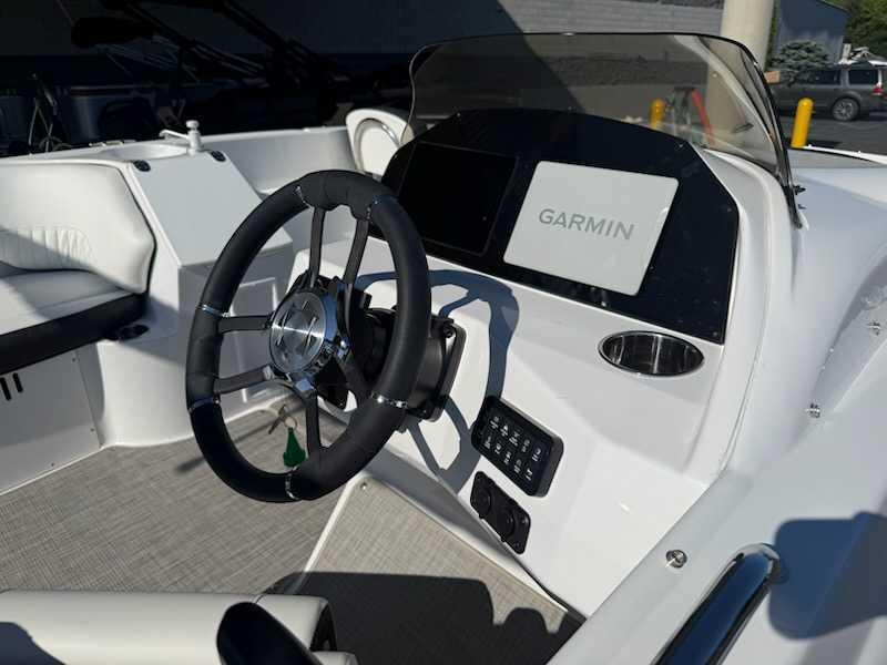 Used 2025 Stingray 212SC