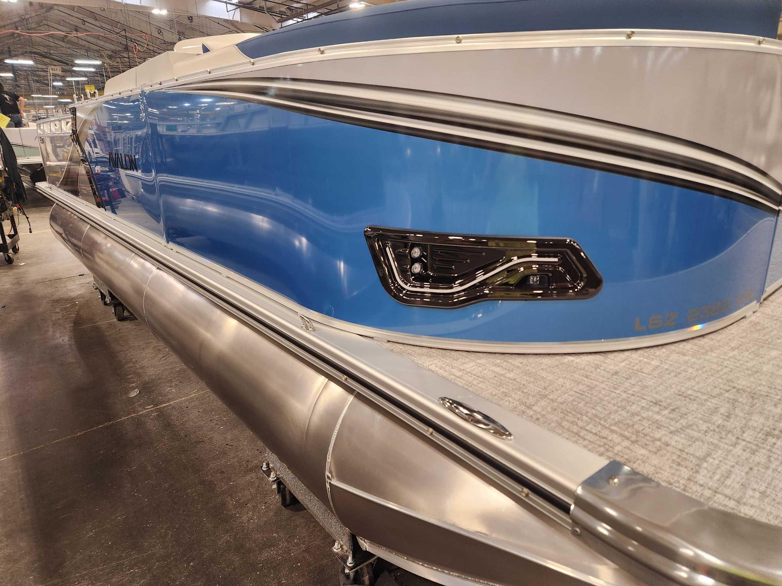 2026 Avalon 2385 25 LSZ VRL