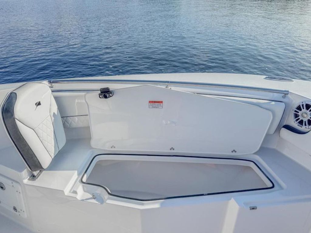 2027 Stingray 26CC Base