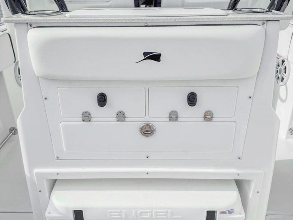 2027 Stingray 26CC Base