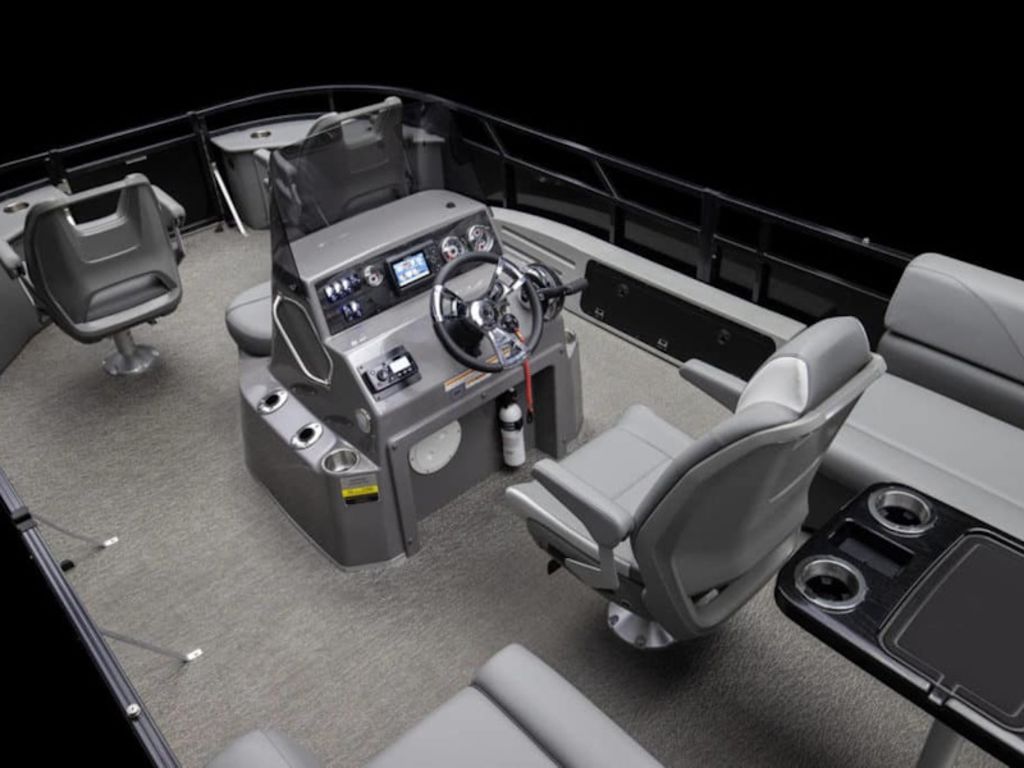 2026 Avalon Venture 85 Center Console Fish 23 FT