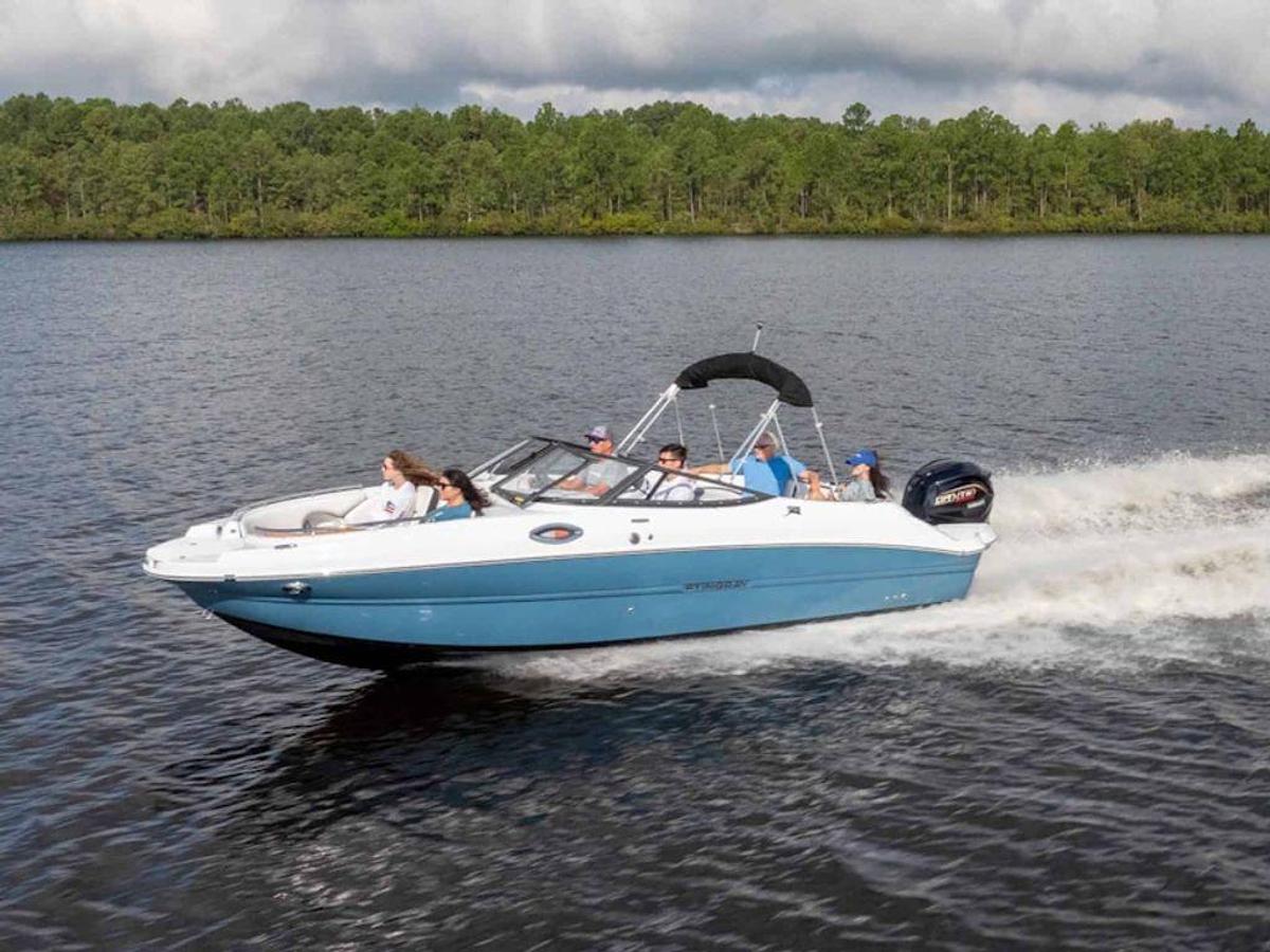 2027 Stingray 24DC Base