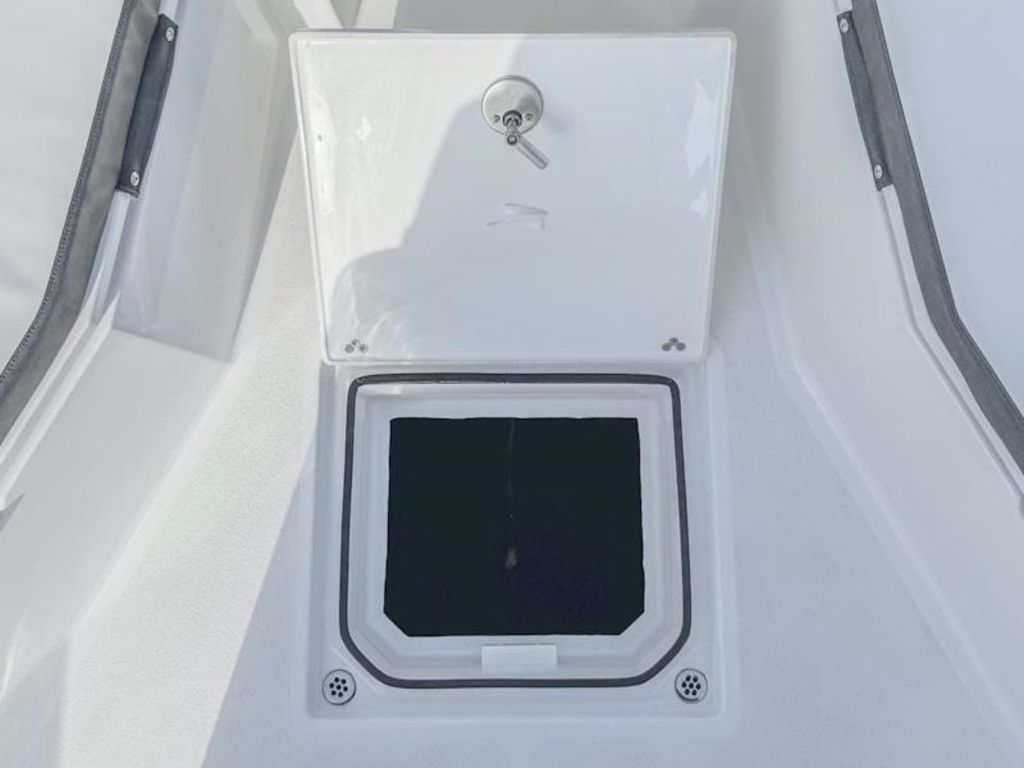 2027 Stingray 26CC Base