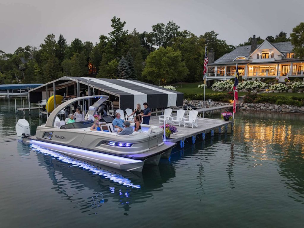 2026 Avalon Excalibur Elite Windshield 25 FT