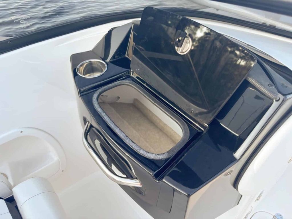 2027 Stingray 23 OSX Base