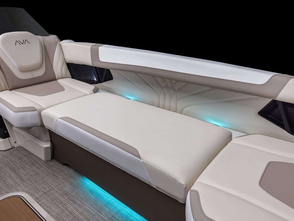 2026 Avalon Excalibur Elite Windshield 25 FT