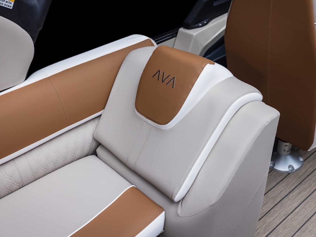 2026 Avalon Catalina Quad Lounger Windshield 25 FT