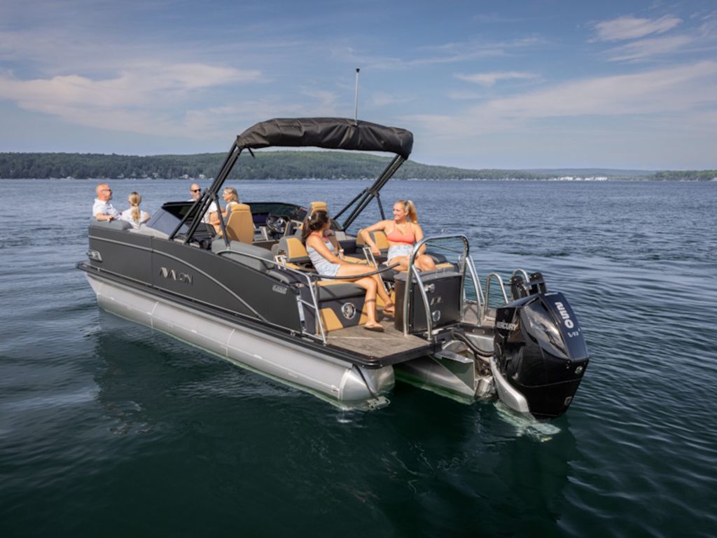 2026 Avalon Catalina Quad Lounger Shift Windshield 25 FT