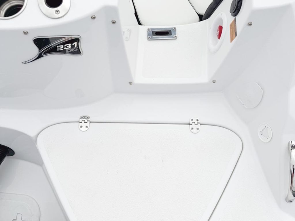 2027 Stingray 24DC Base