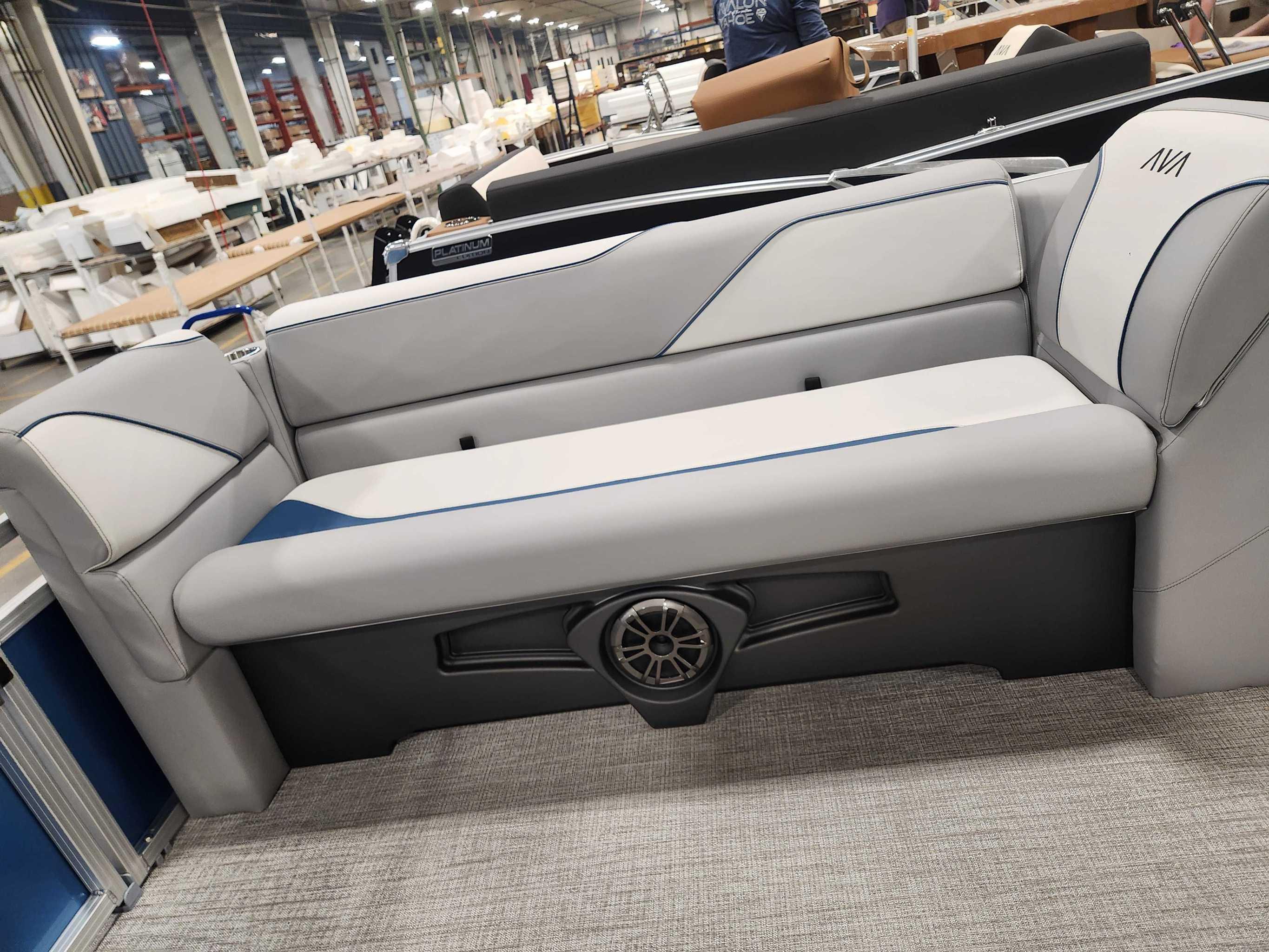 2026 Avalon 2385 25 Venture 85 QL