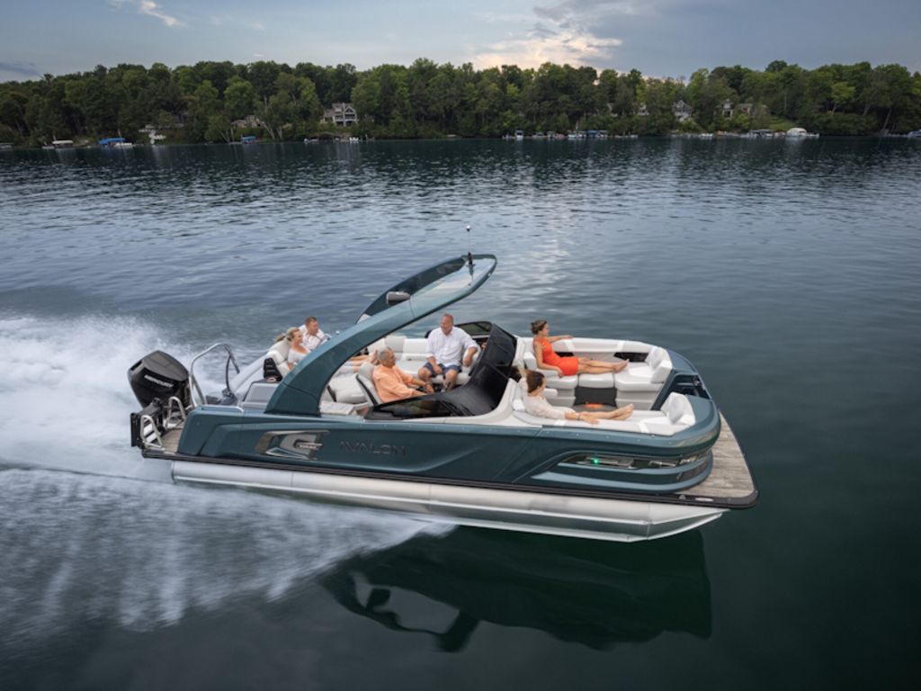 2026 Avalon Excalibur Versatile Rear Bench Windshield 27 FT