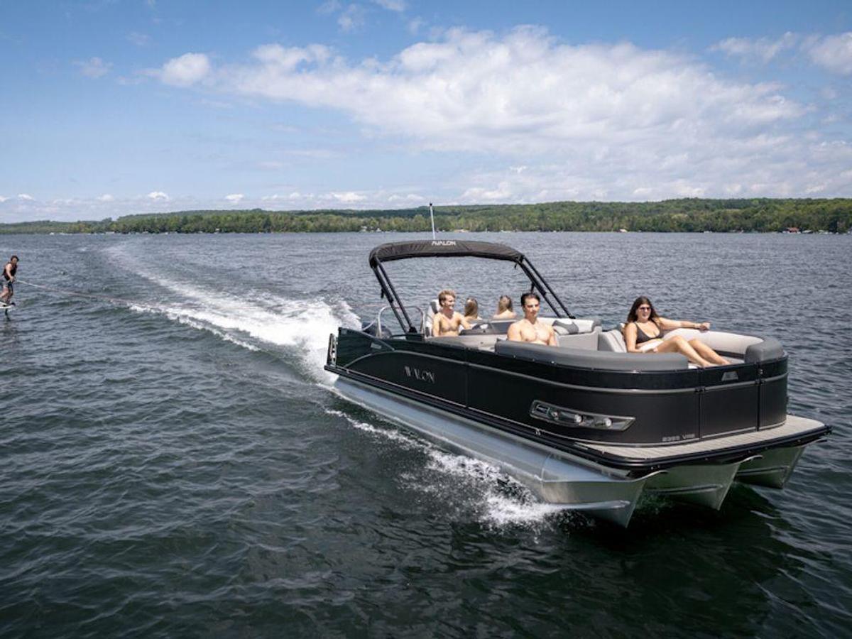 2026 Avalon Catalina Versatile Rear Bench 25 FT
