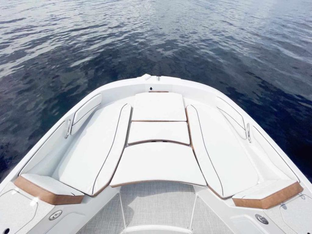 2027 Stingray 20CC Base