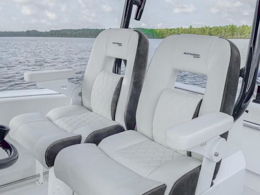 2027 Stingray 26CC Base