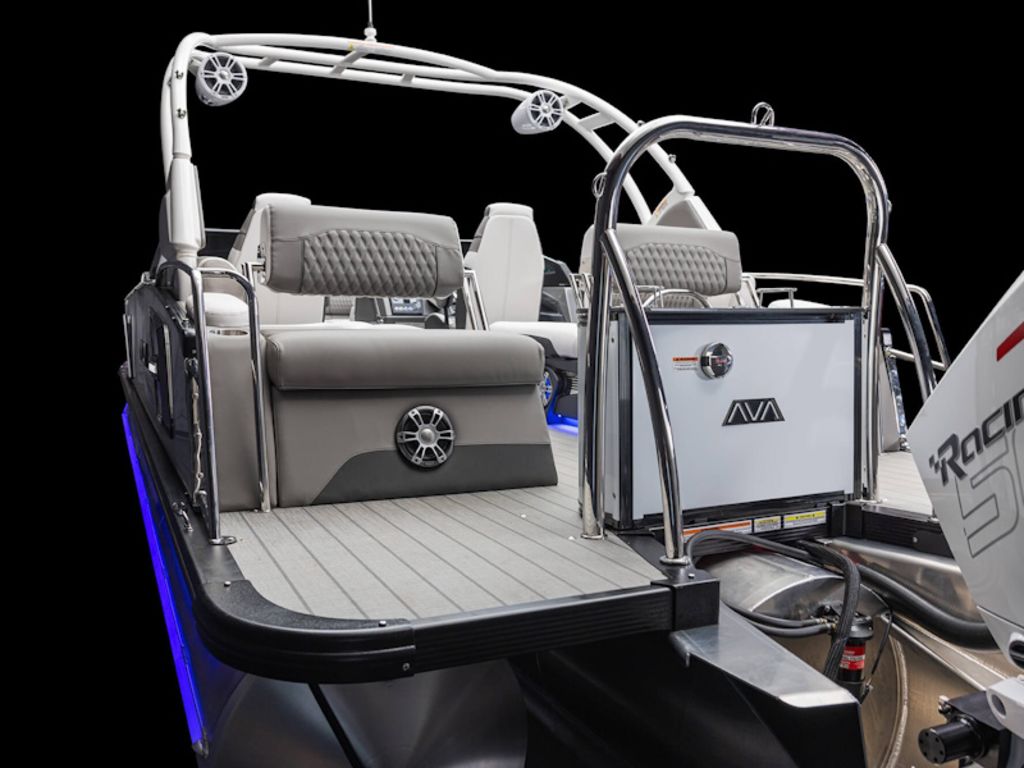 2026 Avalon Excalibur LTD Quad Lounge Windshield 27 FT