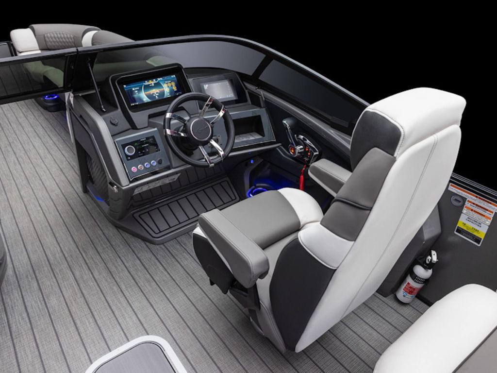 2026 Avalon Excalibur LTD Quad Lounge Windshield 27 FT