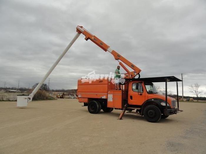 Used 2011 FREIGHTLINER BUSINESS CLASS M2 106