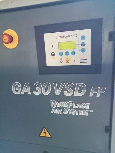 Gebraucht 03 verschiedene Kompressoren (z.B. ATLAS COPCO)  mit Trockner