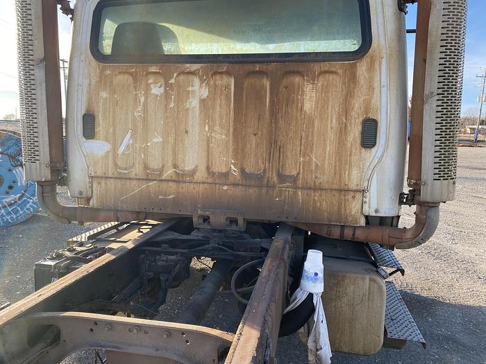 Used 2005 Freightliner Cab chassis