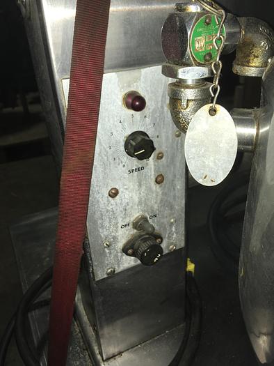 Used GROEN TDB/7-20 ELEC. TILTING STEAM KETTLE LAB MIXER TWIN AGITATION CAPABLE on STAINLESS STEEL STAND w/ PULL OUT PERFORATED POURING SHELF !