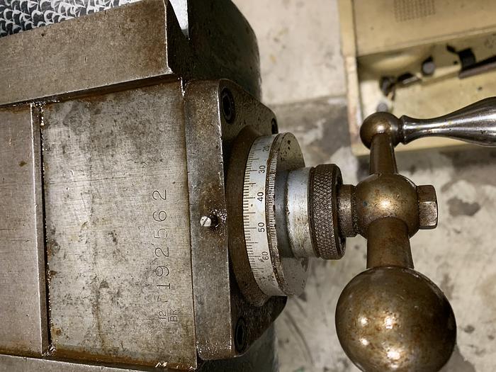 Used BRIDGEPORT SERIES I 2HP VERTICAL KNEE MILL VARIABLE SPEED SPINDLE