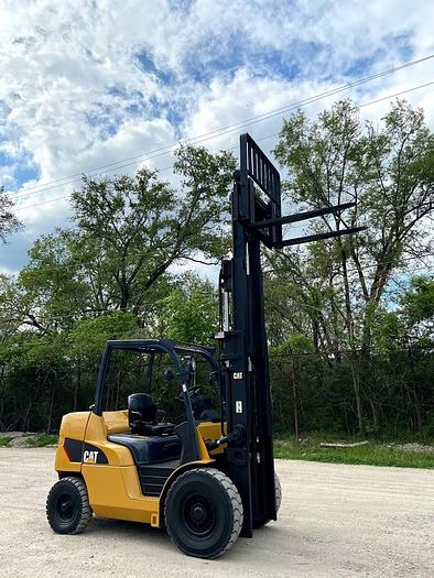 Used 2013 MITSUBISHI FD40N1 PNEUMATIC FORKLIFT